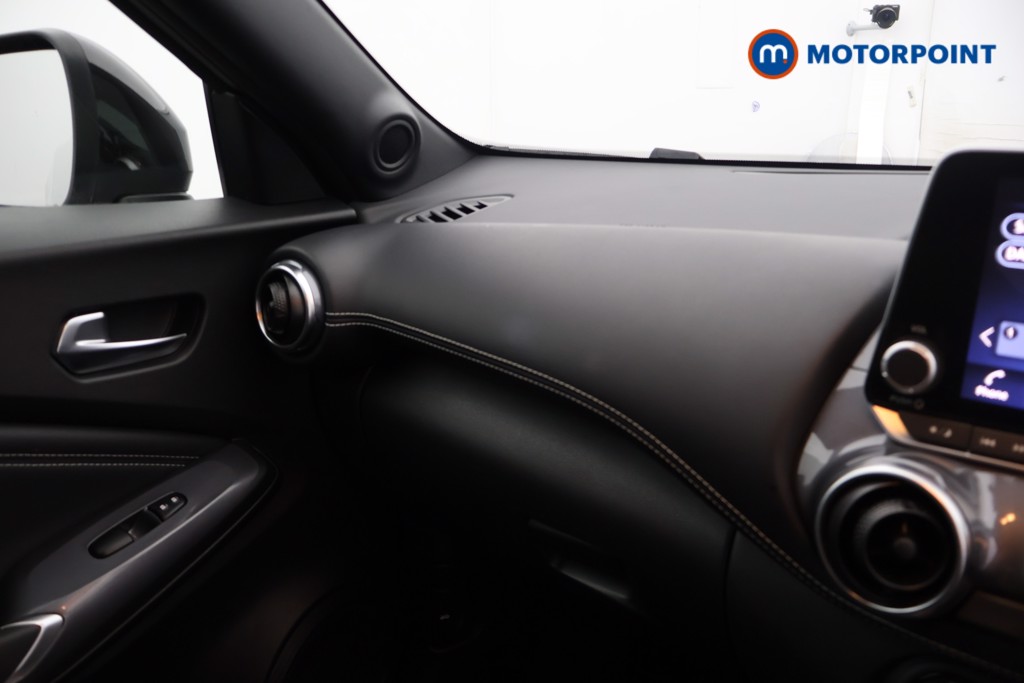 Nissan Juke N-Connecta Manual Petrol SUV - Stock Number (1580154) - 7th supplementary image