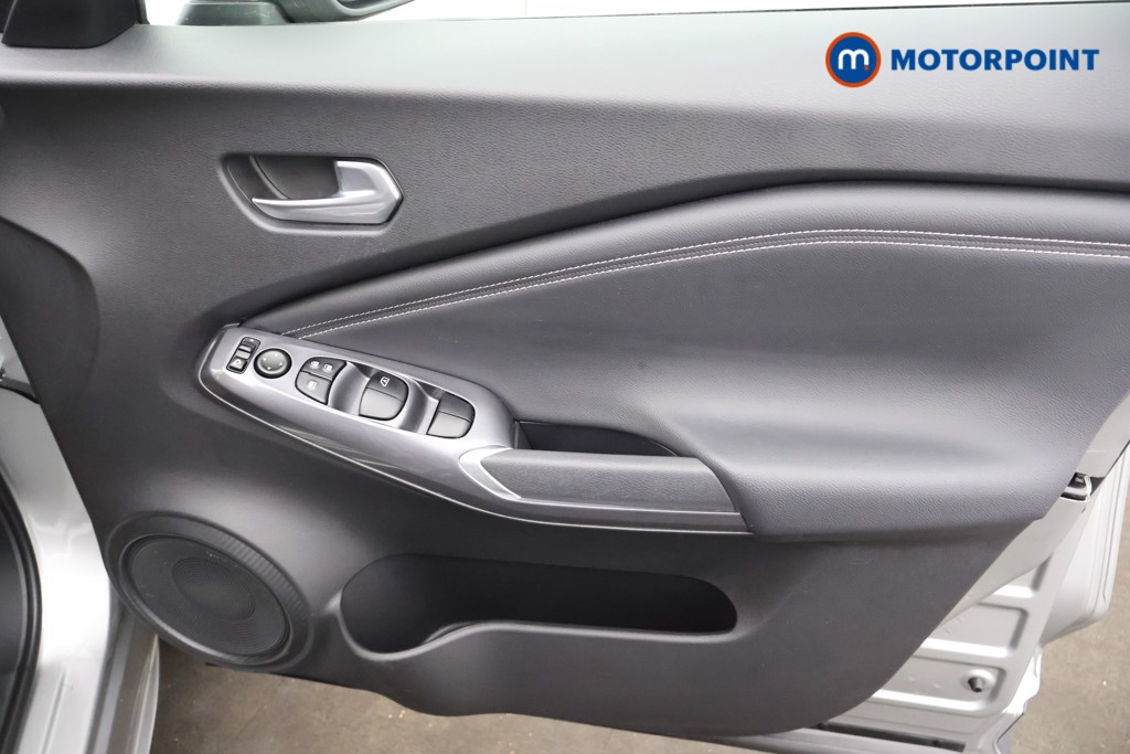 Nissan Juke N-Connecta Manual Petrol SUV - Stock Number (1580154) - 9th supplementary image