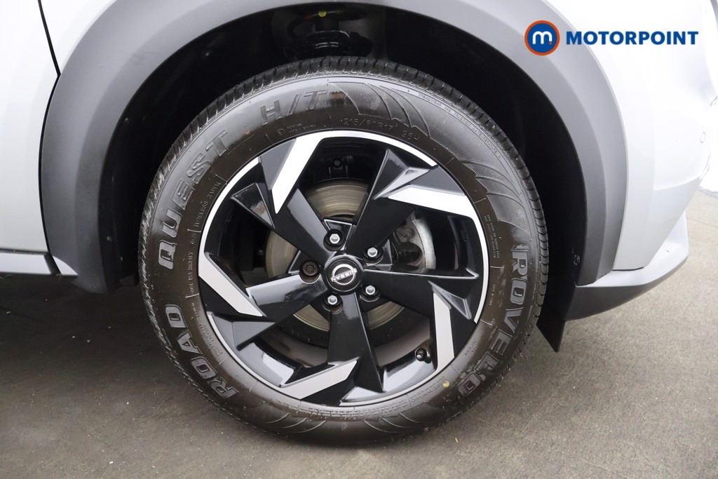 Nissan Juke N-Connecta Manual Petrol SUV - Stock Number (1580154) - 17th supplementary image