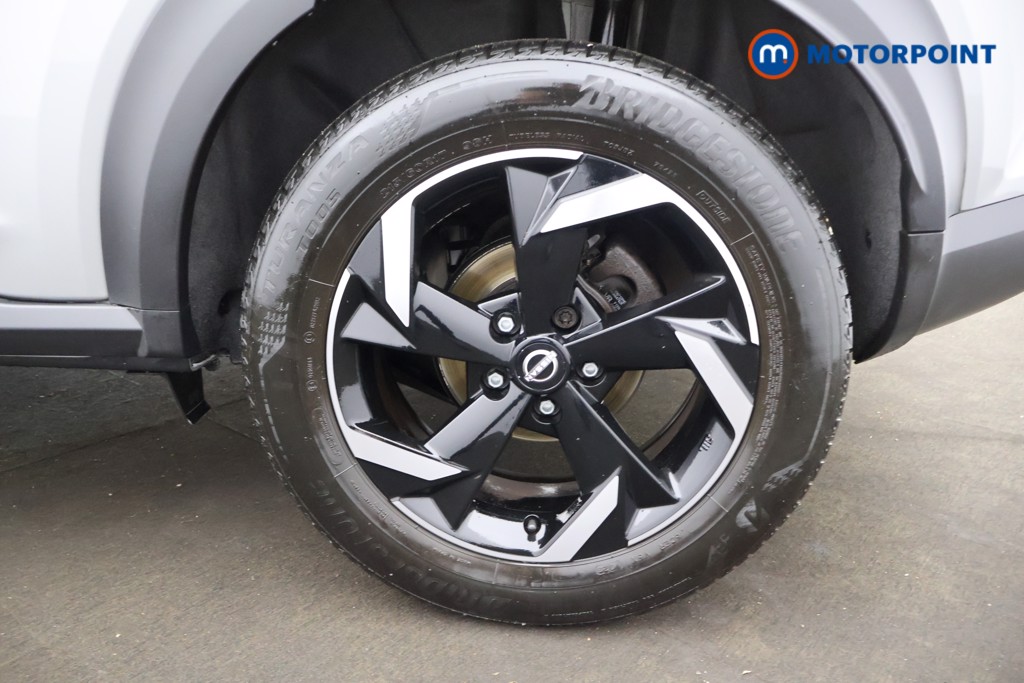 Nissan Juke N-Connecta Manual Petrol SUV - Stock Number (1580154) - 19th supplementary image