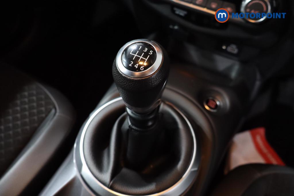 Nissan Juke N-Connecta Manual Petrol SUV - Stock Number (1580670) - 6th supplementary image