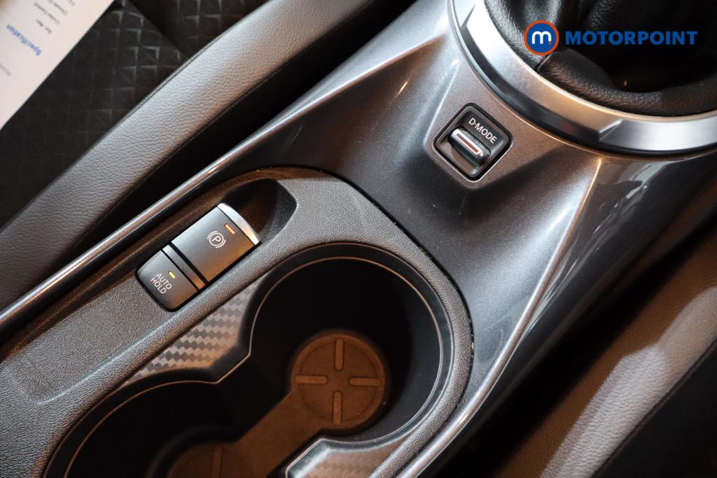 Nissan Juke N-Connecta Manual Petrol SUV - Stock Number (1580670) - 7th supplementary image