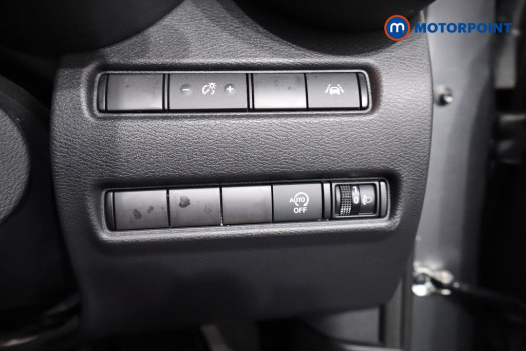 Nissan Juke N-Connecta Manual Petrol SUV - Stock Number (1580670) - 13th supplementary image