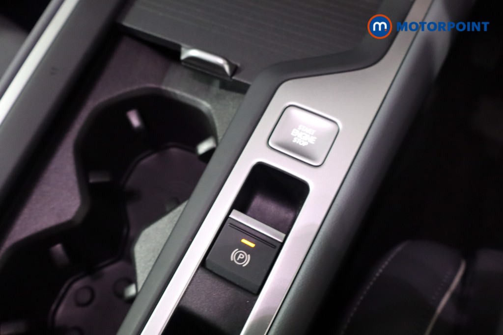 Volkswagen Passat Life Automatic Petrol Plug-In Hybrid Estate - Stock Number (1580783) - 13th supplementary image