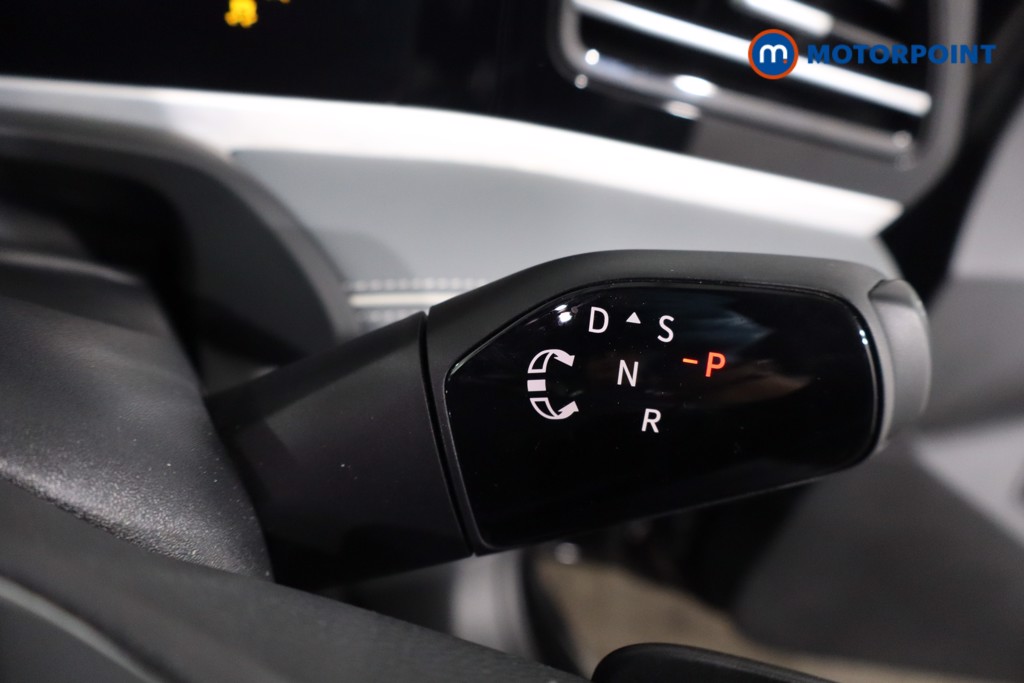 Volkswagen Passat Life Automatic Petrol Plug-In Hybrid Estate - Stock Number (1580783) - 14th supplementary image
