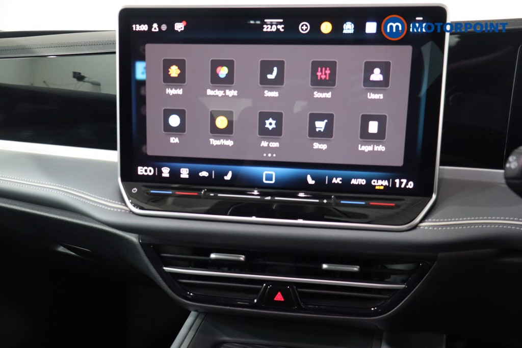 Volkswagen Passat Life Automatic Petrol Plug-In Hybrid Estate - Stock Number (1580783) - 18th supplementary image