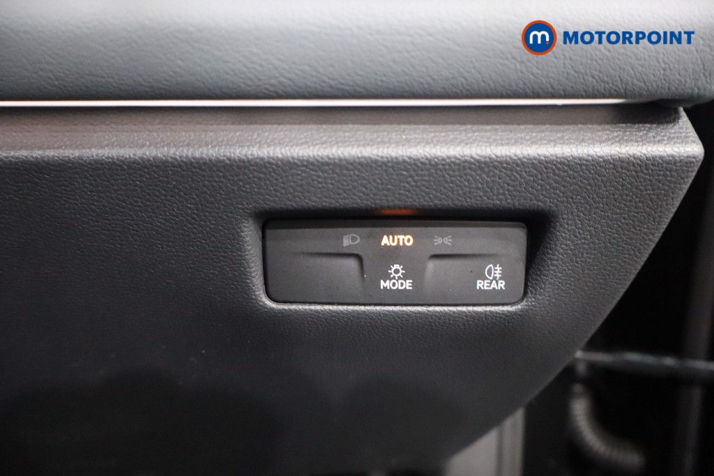 Volkswagen Passat Life Automatic Petrol Plug-In Hybrid Estate - Stock Number (1580783) - 22nd supplementary image