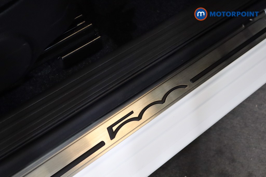 Fiat 500 TOP Manual Petrol-Electric Hybrid Hatchback - Stock Number (1580840) - 8th supplementary image