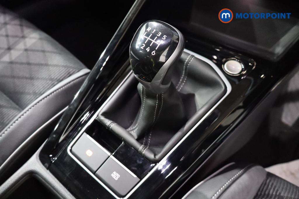 Volkswagen Golf R-Line Manual Petrol Hatchback - Stock Number (1582020) - 5th supplementary image