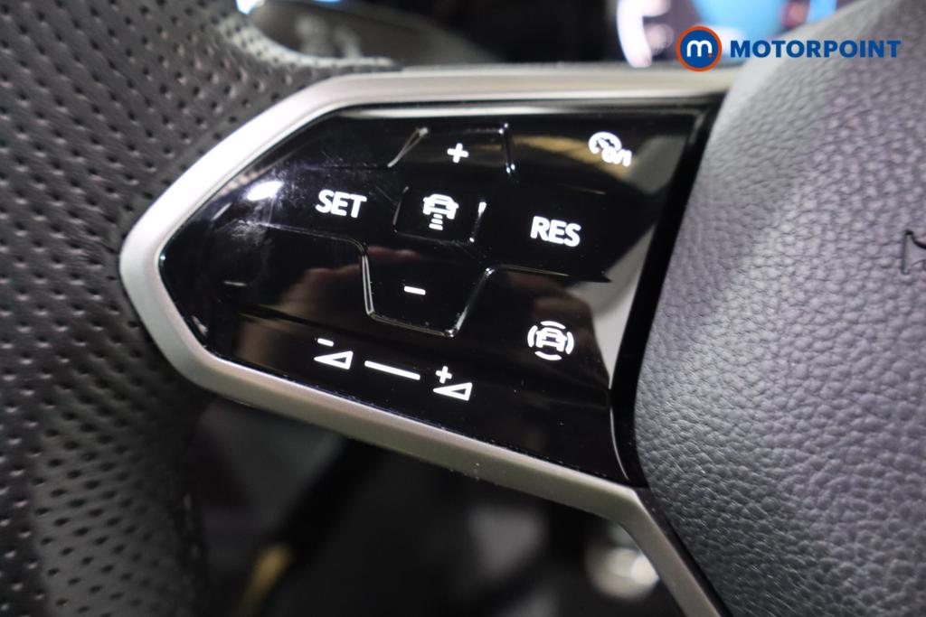 Volkswagen Golf R-Line Manual Petrol Hatchback - Stock Number (1582020) - 7th supplementary image