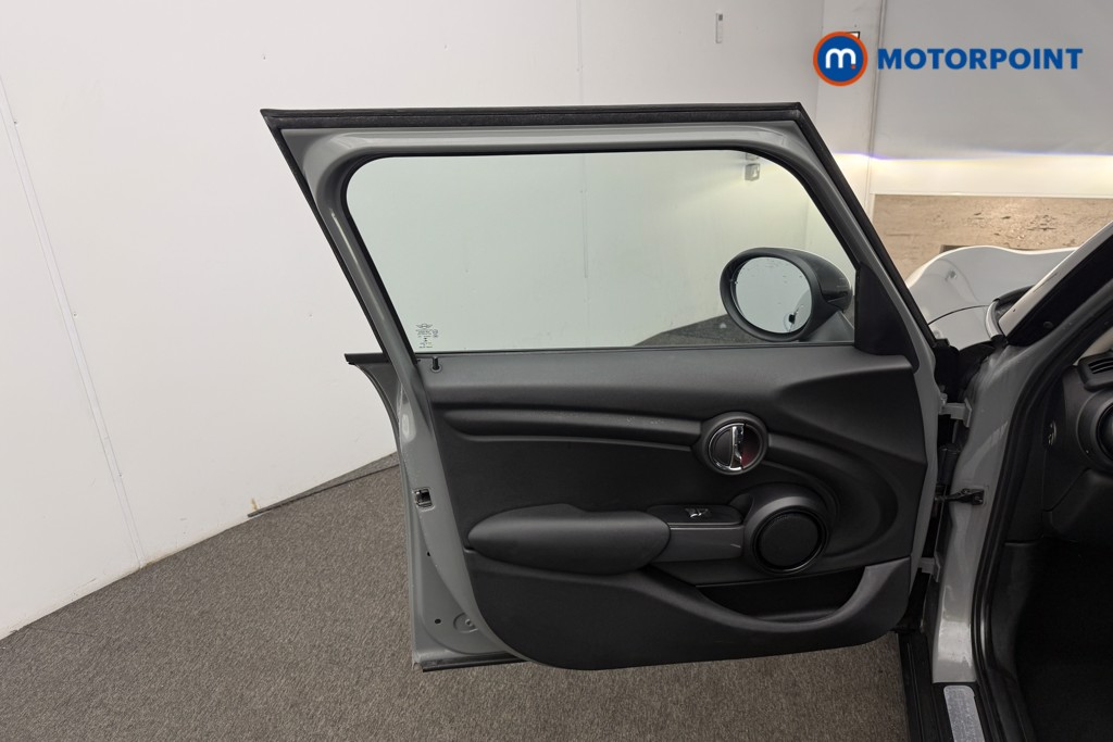 Mini Hatchback Cooper Manual Petrol Hatchback - Stock Number (1540736) - 3rd supplementary image