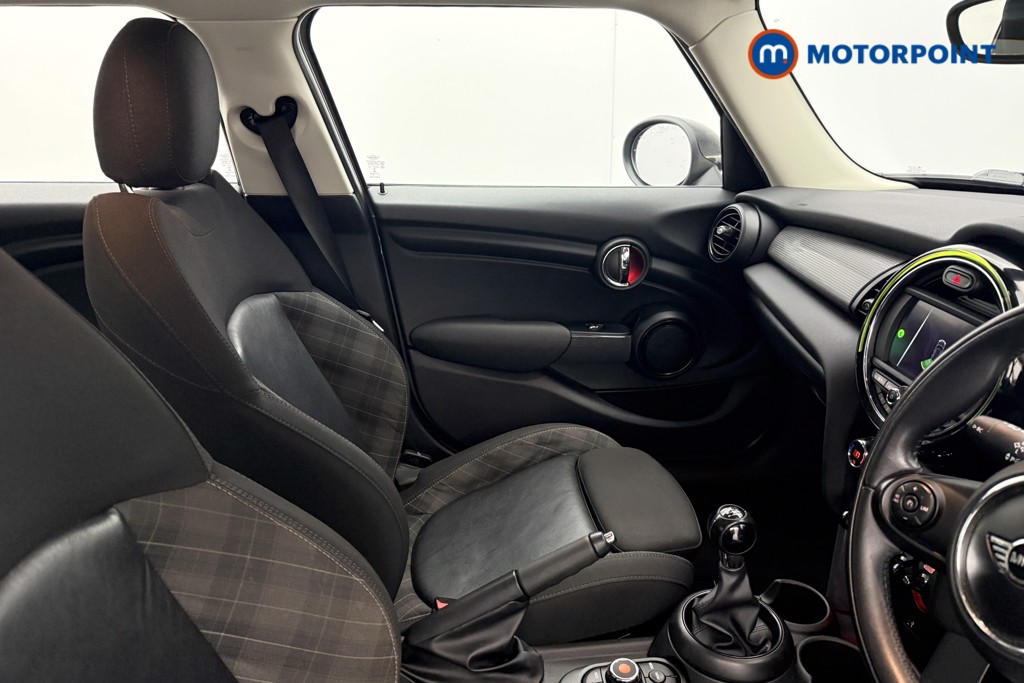 Mini Hatchback Cooper Manual Petrol Hatchback - Stock Number (1540736) - 21st supplementary image