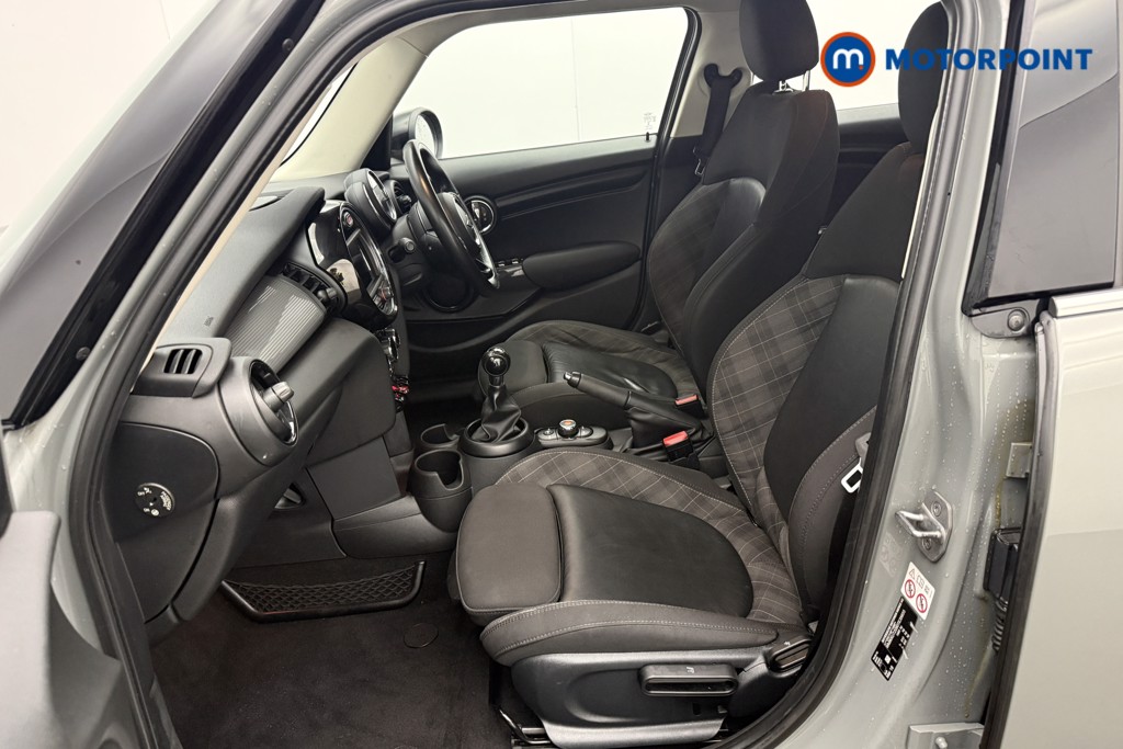 Mini Hatchback Cooper Manual Petrol Hatchback - Stock Number (1540736) - 1st supplementary image
