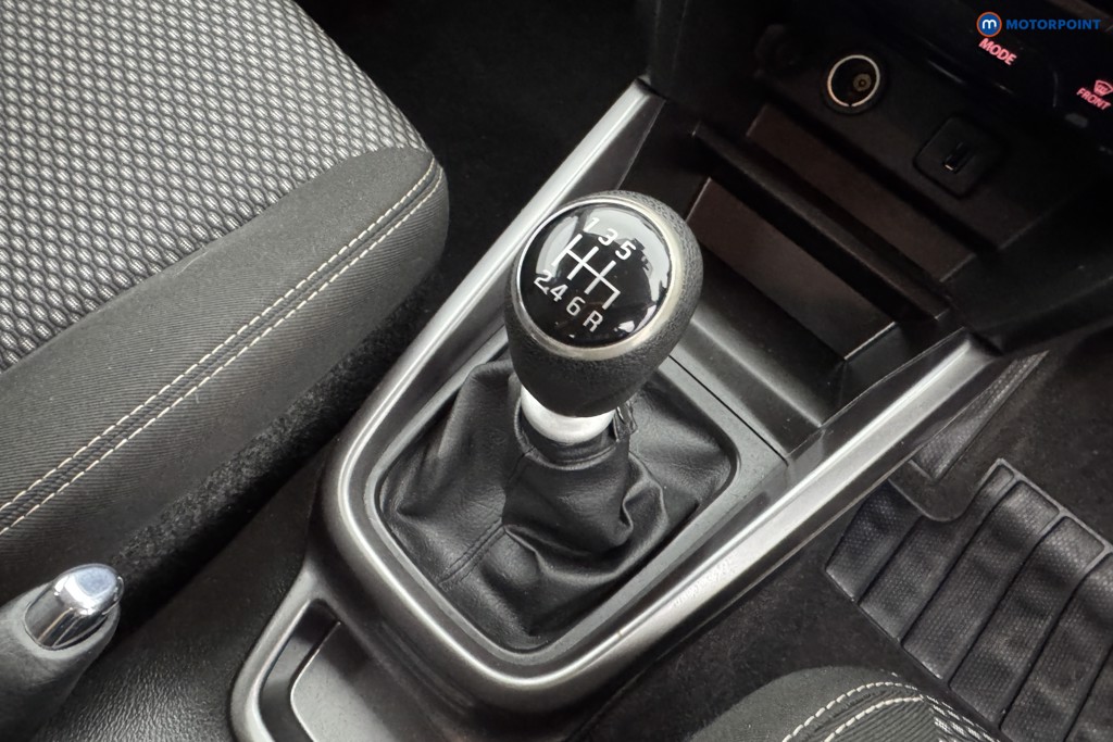 Suzuki Vitara SZ4 Manual Petrol-Electric Hybrid SUV - Stock Number (1565079) - 14th supplementary image