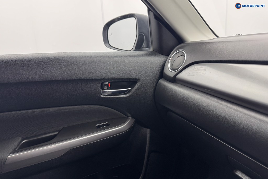 Suzuki Vitara SZ4 Manual Petrol-Electric Hybrid SUV - Stock Number (1565079) - 16th supplementary image