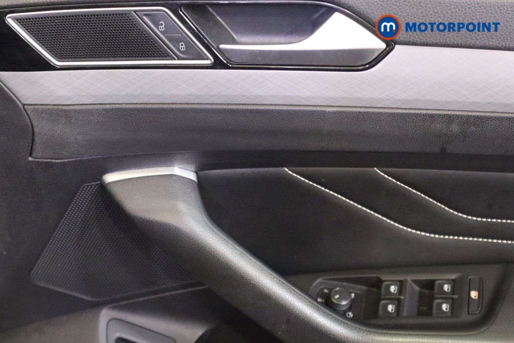 Volkswagen Passat SEL Automatic Petrol Saloon - Stock Number (1566426) - 14th supplementary image