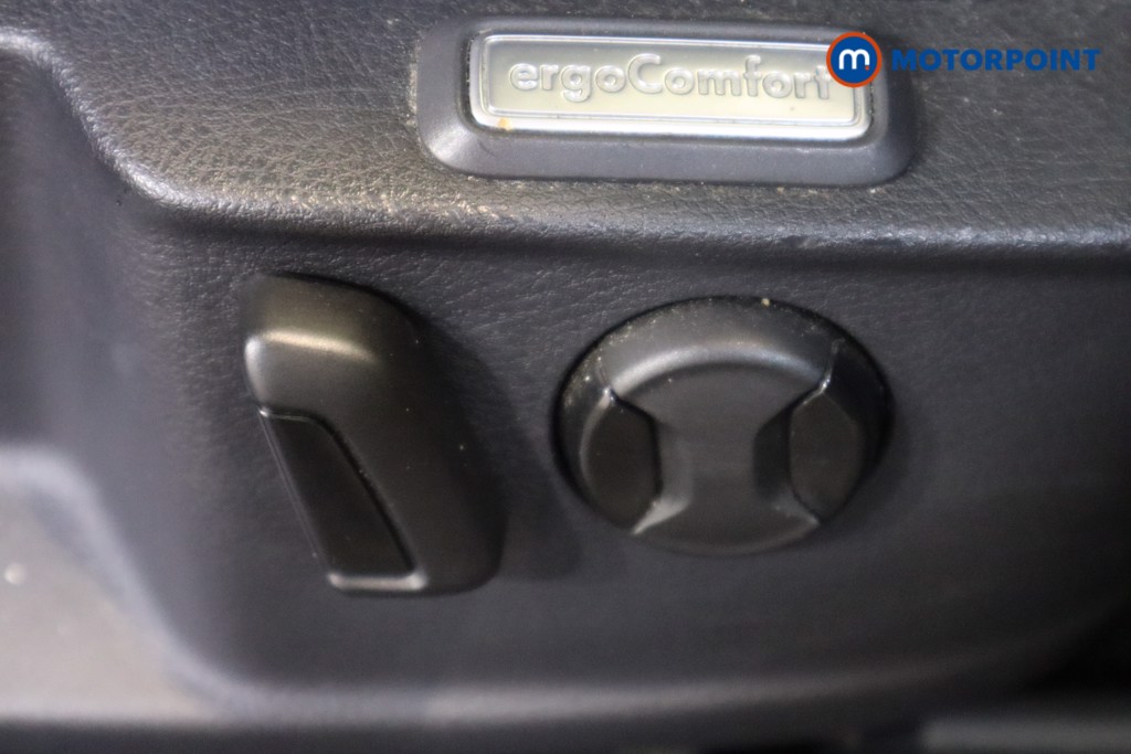 Volkswagen Passat SEL Automatic Petrol Saloon - Stock Number (1566426) - 16th supplementary image