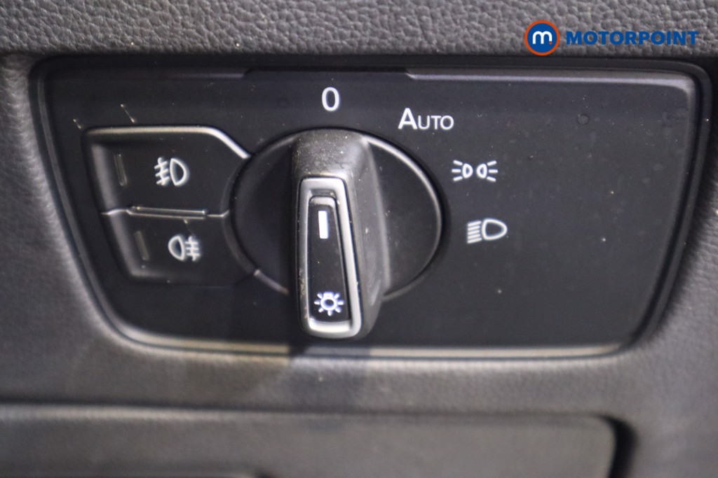 Volkswagen Passat SEL Automatic Petrol Saloon - Stock Number (1566426) - 17th supplementary image