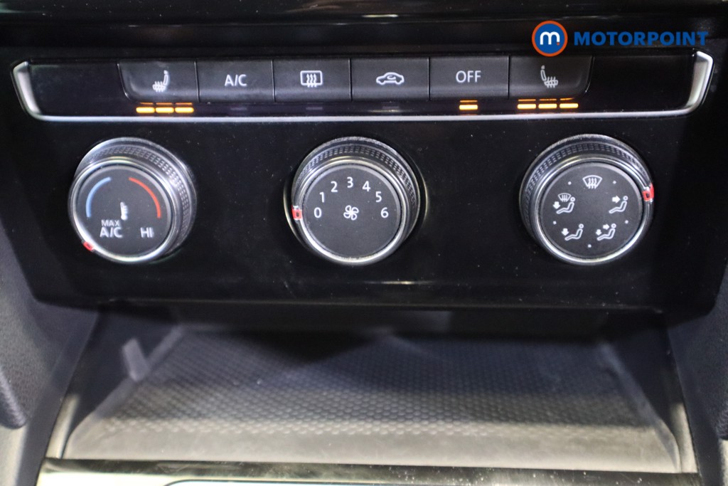 Volkswagen Passat SEL Automatic Petrol Saloon - Stock Number (1566426) - 21st supplementary image