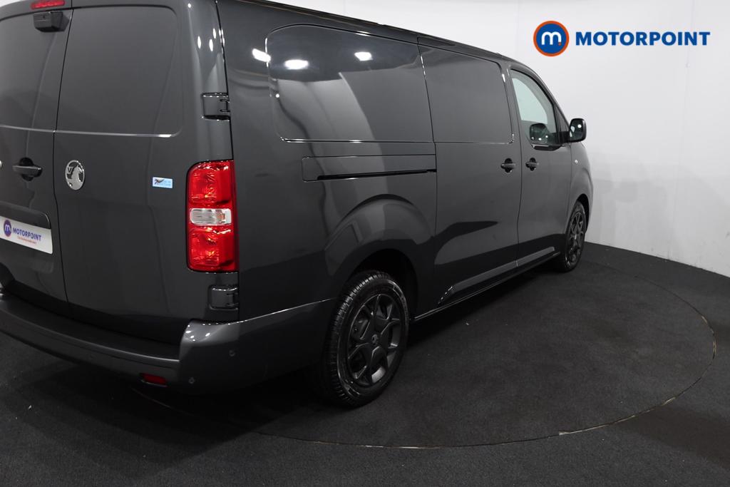 Vauxhall Vivaro PRO Manual Diesel Panel Van - Stock Number (1567206) - Drivers side rear corner