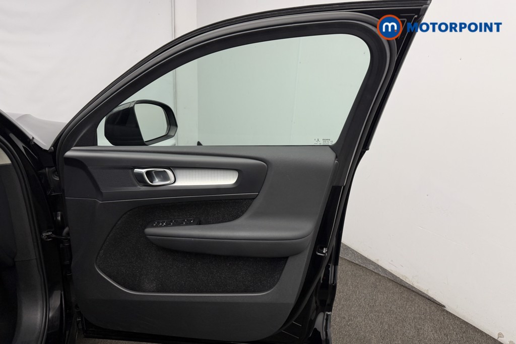 Volvo Xc40 Momentum Automatic Petrol SUV - Stock Number (1569864) - 13th supplementary image