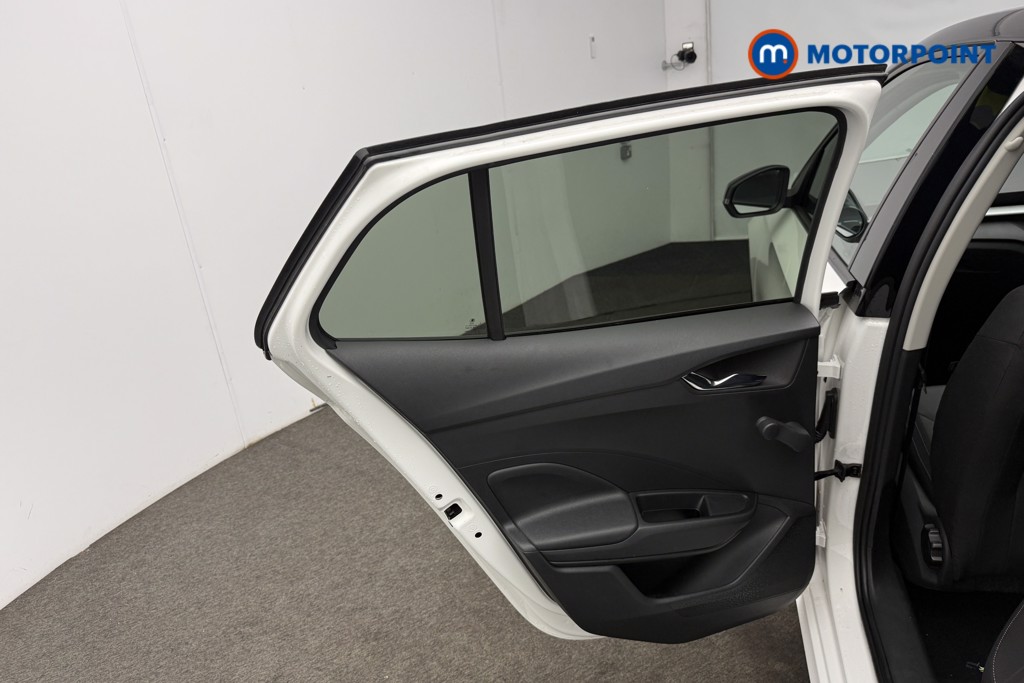 Skoda Fabia Colour Edition Manual Petrol Hatchback - Stock Number (1570650) - 5th supplementary image