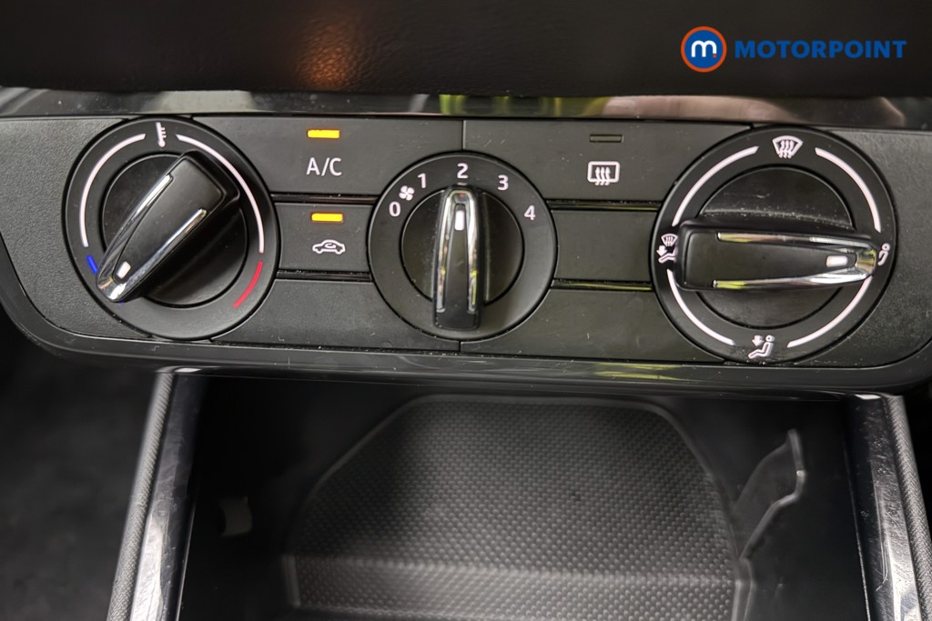 Skoda Fabia Colour Edition Manual Petrol Hatchback - Stock Number (1570650) - 16th supplementary image