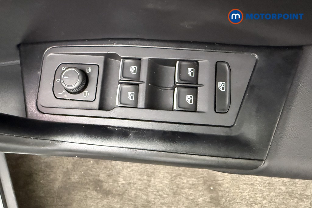 Volkswagen T-Roc R-Line Automatic Petrol SUV - Stock Number (1574045) - 16th supplementary image