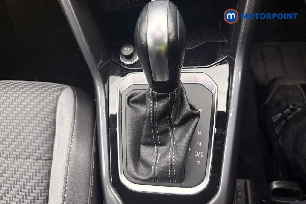 Volkswagen T-Roc R-Line Automatic Petrol SUV - Stock Number (1574045) - 21st supplementary image