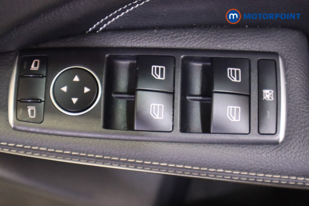 Mercedes-Benz GLA Urban Edition Automatic Petrol SUV - Stock Number (1576099) - 15th supplementary image