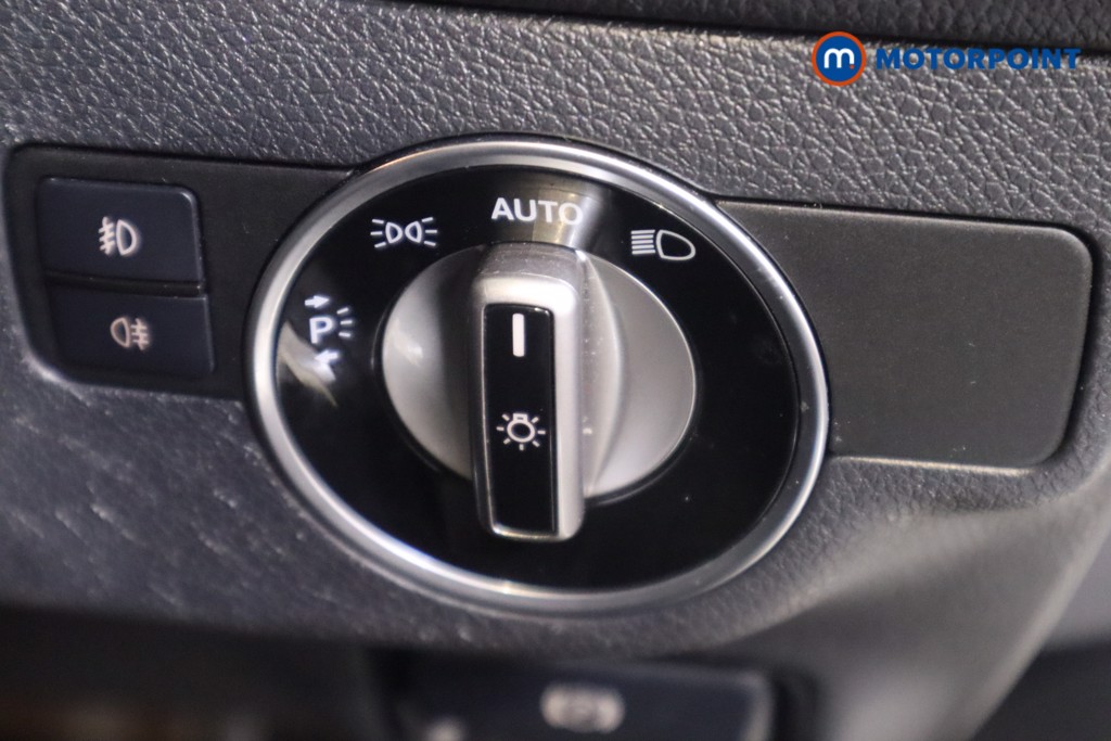 Mercedes-Benz GLA Urban Edition Automatic Petrol SUV - Stock Number (1576099) - 16th supplementary image