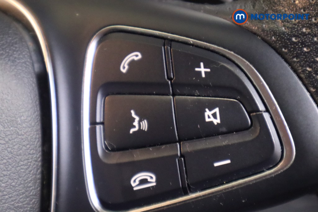 Mercedes-Benz GLA Urban Edition Automatic Petrol SUV - Stock Number (1576099) - 19th supplementary image