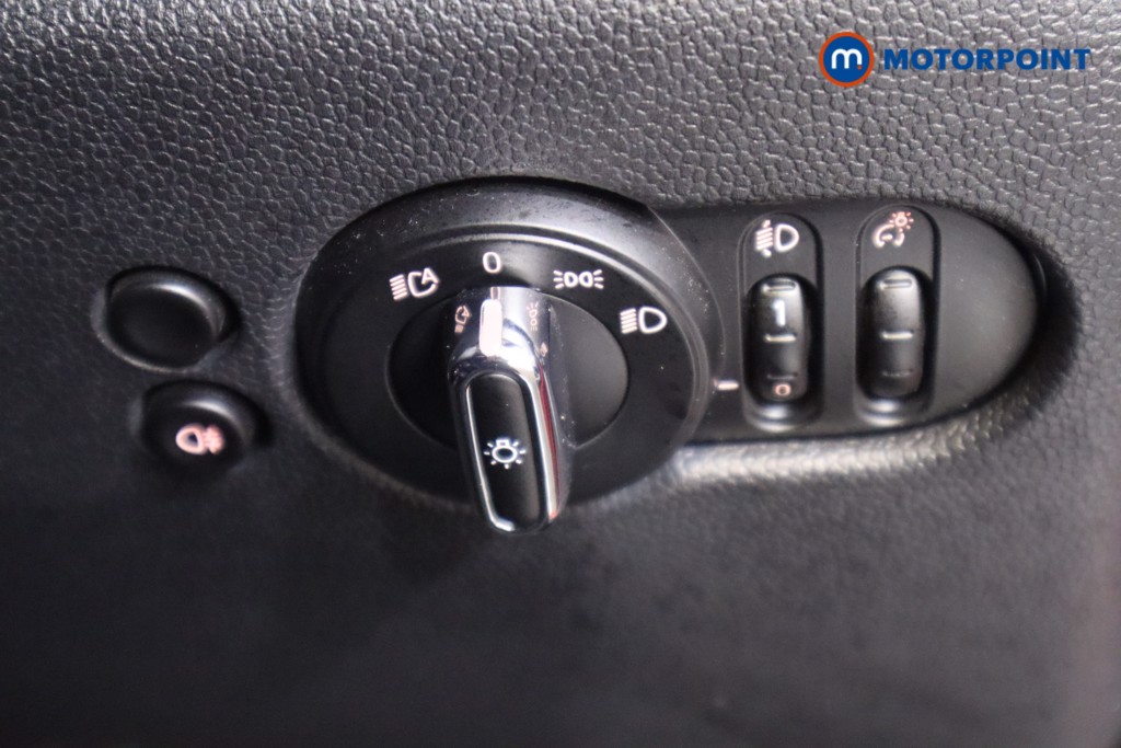 Mini Hatchback Cooper Classic Manual Petrol Hatchback - Stock Number (1576602) - 16th supplementary image