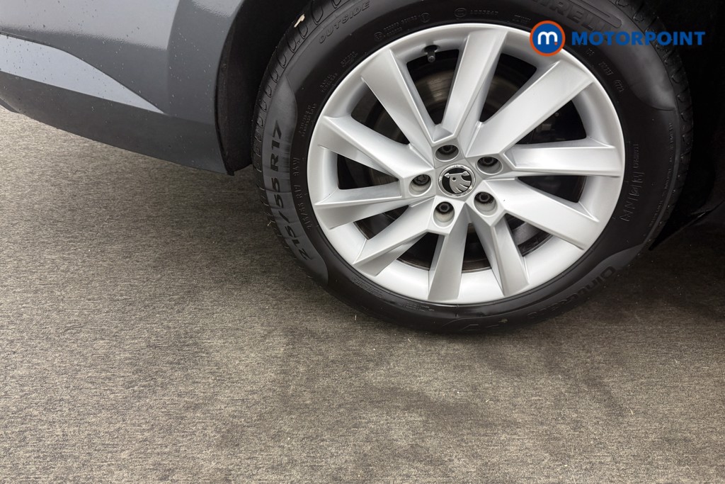 Skoda Superb SE Manual Petrol Hatchback - Stock Number (1577059) - 17th supplementary image