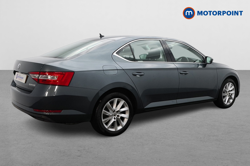 Skoda Superb SE Manual Petrol Hatchback - Stock Number (1577059) - Drivers side