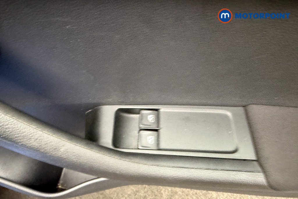 Skoda Fabia Colour Edition Manual Petrol Hatchback - Stock Number (1577231) - 14th supplementary image