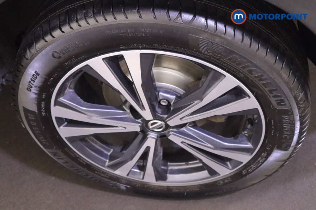 Nissan Qashqai N-Connecta Manual Petrol SUV - Stock Number (1577373) - 9th supplementary image