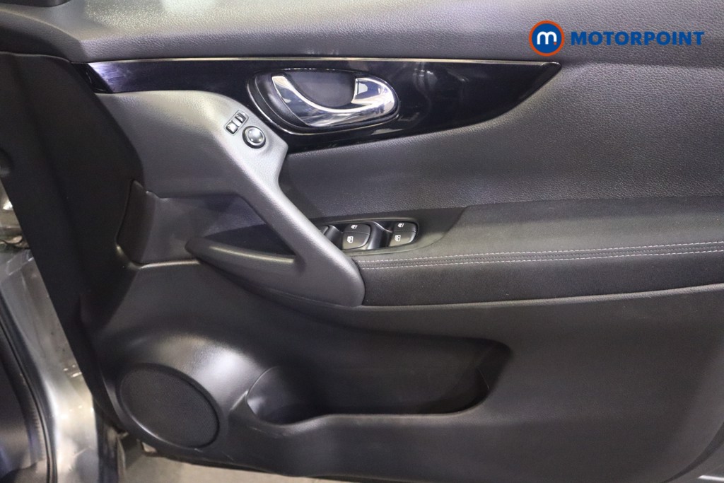 Nissan Qashqai N-Connecta Manual Petrol SUV - Stock Number (1577373) - 13th supplementary image