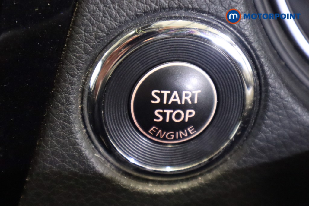 Nissan Qashqai N-Connecta Manual Petrol SUV - Stock Number (1577373) - 20th supplementary image