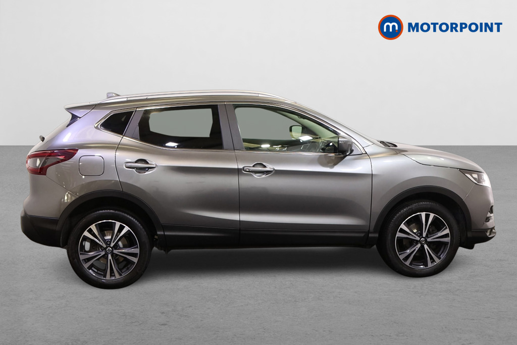 Nissan Qashqai N-Connecta Manual Petrol SUV - Stock Number (1577373) - Drivers side