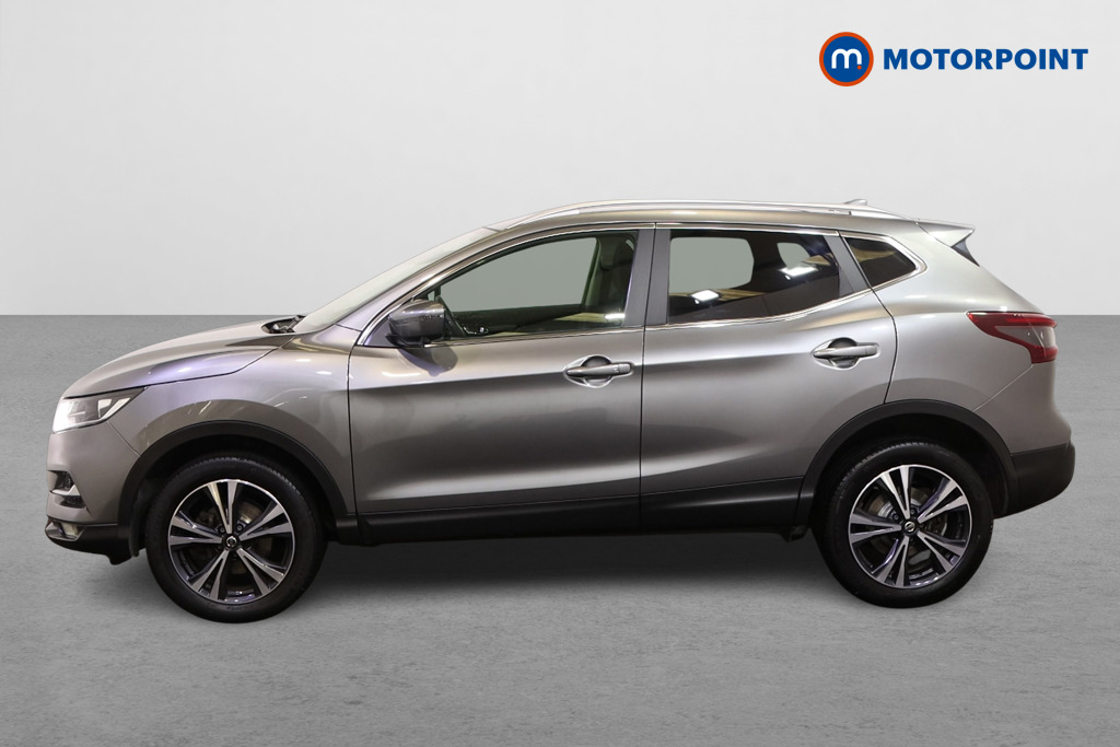 Nissan Qashqai N-Connecta Manual Petrol SUV - Stock Number (1577373) - Passenger side
