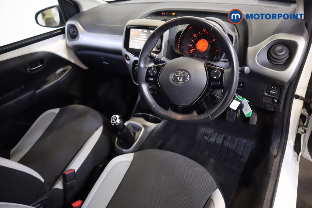 Toyota Aygo X-Play Manual Petrol Hatchback - Stock Number (1577391) - 1st supplementary image