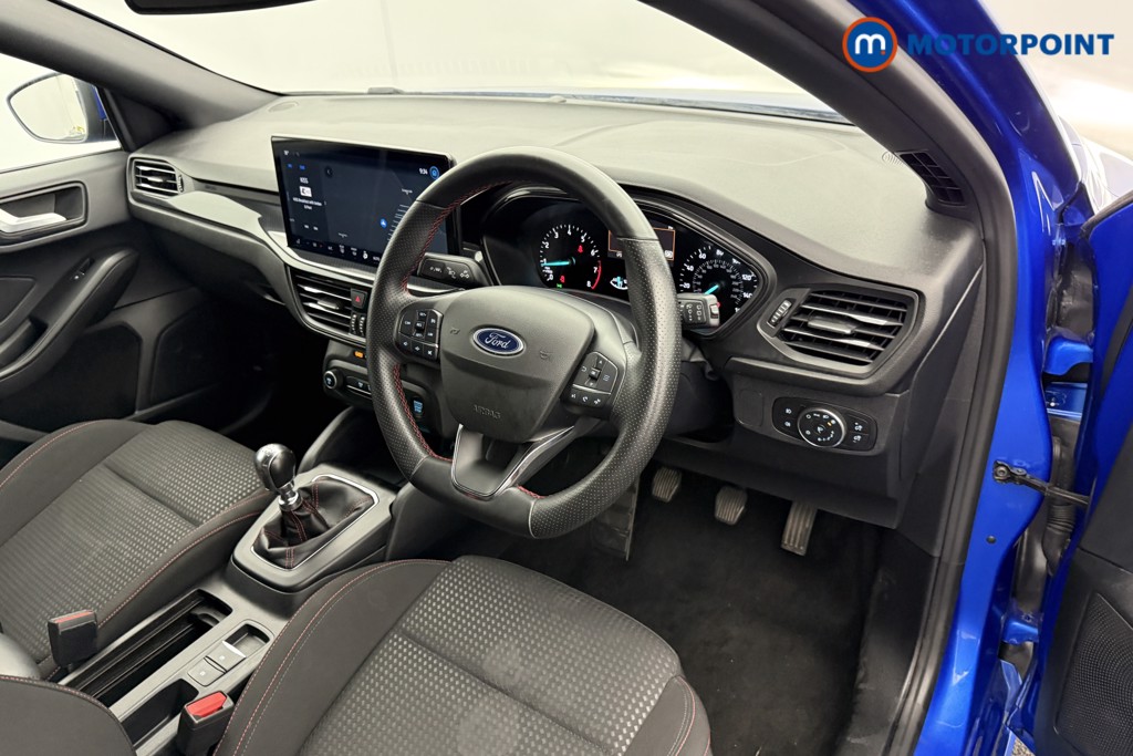 Ford Focus St-Line Edition Manual Petrol-Electric Hybrid Hatchback - Stock Number (1577845) - 4th supplementary image