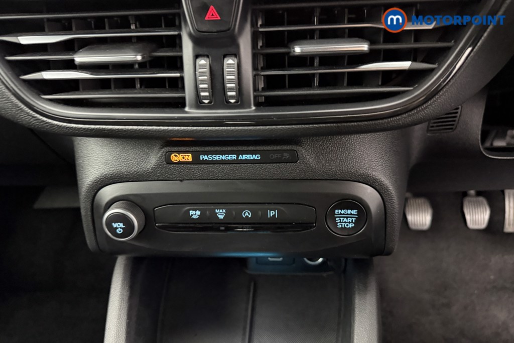 Ford Focus St-Line Edition Manual Petrol-Electric Hybrid Hatchback - Stock Number (1577845) - 11th supplementary image