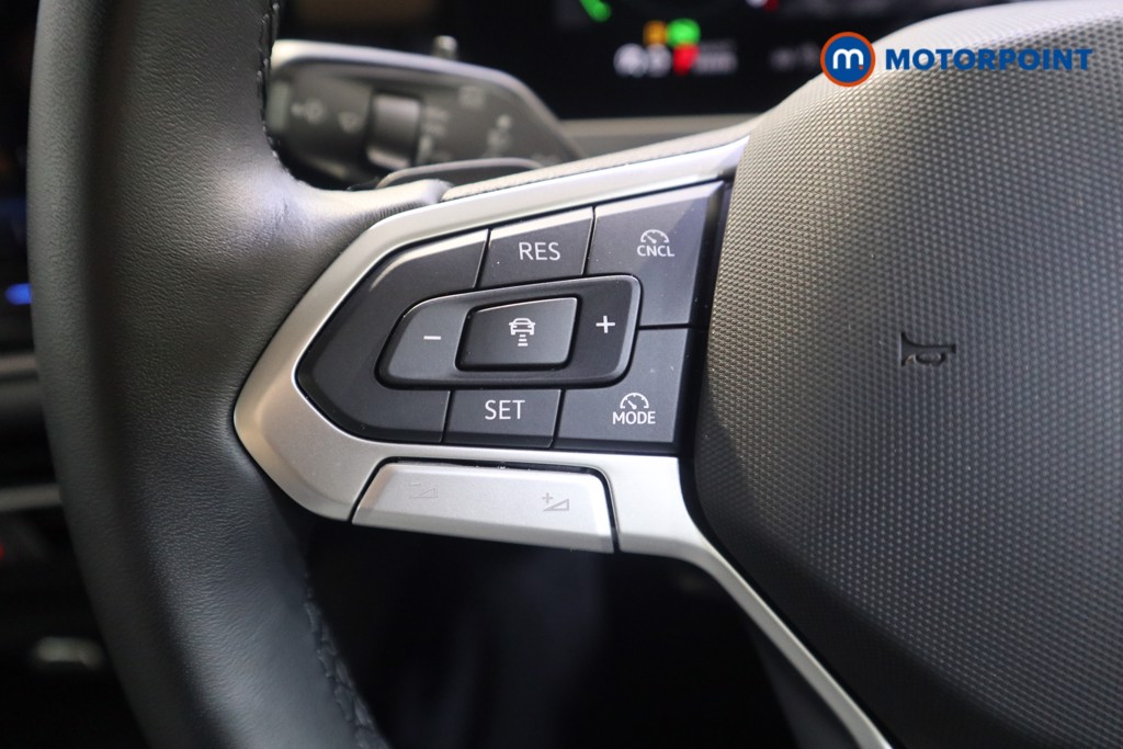 Volkswagen Passat Life Automatic Petrol Plug-In Hybrid Estate - Stock Number (1578119) - 3rd supplementary image