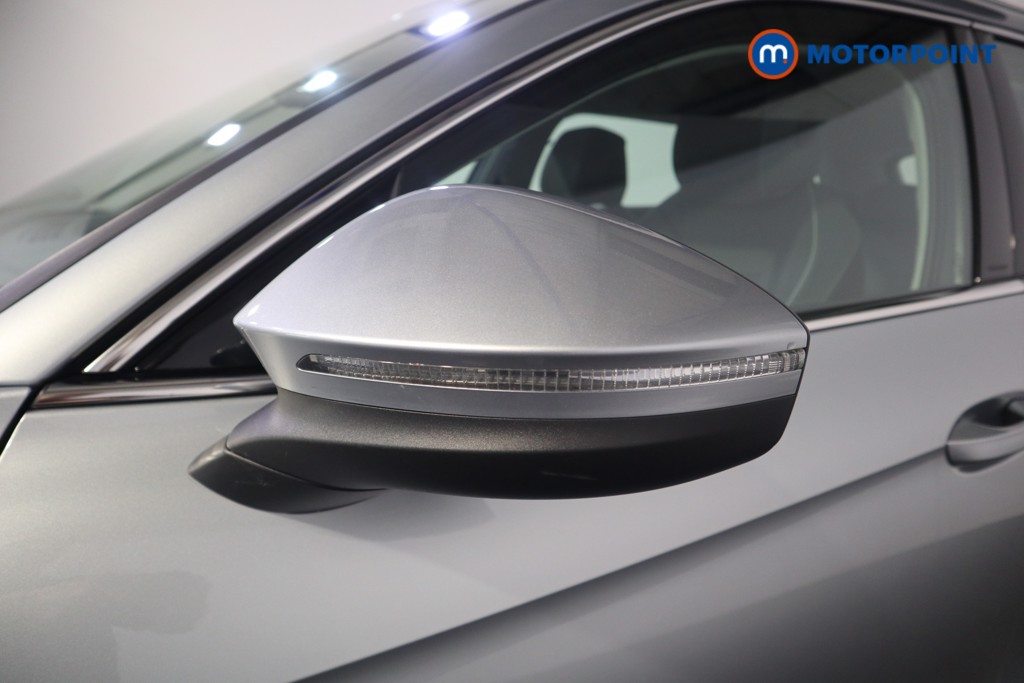 Volkswagen Passat Life Automatic Petrol Plug-In Hybrid Estate - Stock Number (1578119) - 25th supplementary image