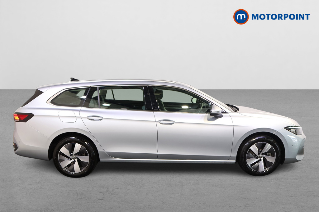 Volkswagen Passat Life Automatic Petrol Plug-In Hybrid Estate - Stock Number (1578119) - Drivers side