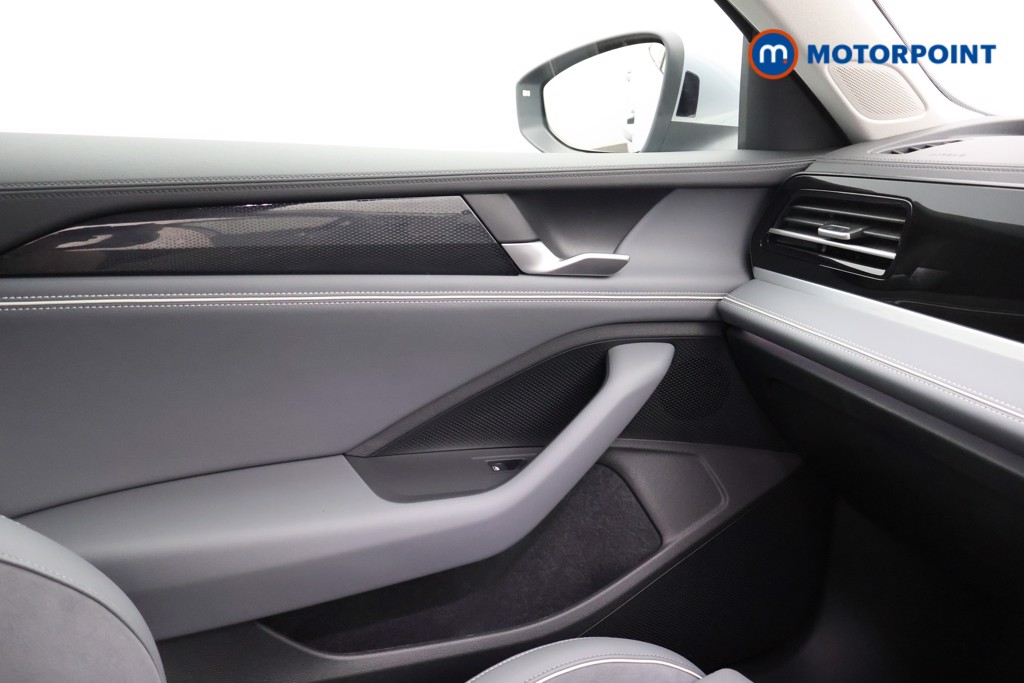 Volkswagen Passat Life Automatic Petrol Plug-In Hybrid Estate - Stock Number (1578126) - 9th supplementary image