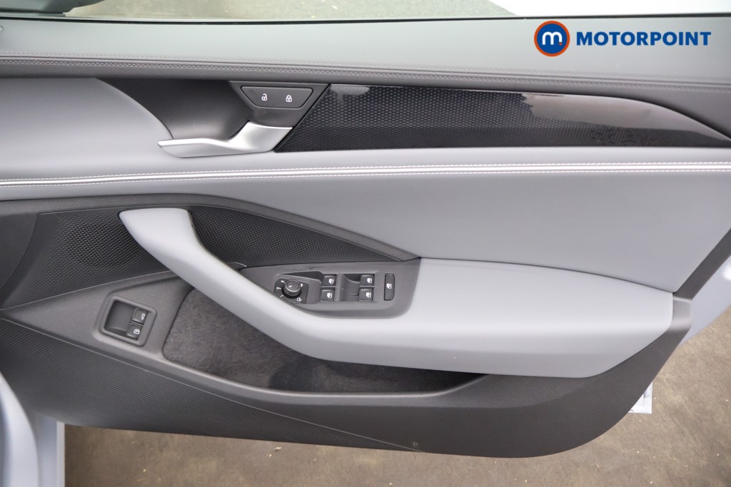 Volkswagen Passat Life Automatic Petrol Plug-In Hybrid Estate - Stock Number (1578126) - 10th supplementary image