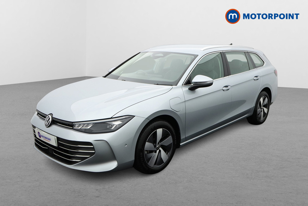 Volkswagen Passat Life Automatic Petrol Plug-In Hybrid Estate - Stock Number (1578126) - Passenger side front corner